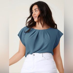 SHEIN Plus Fold Pleated Solid Top